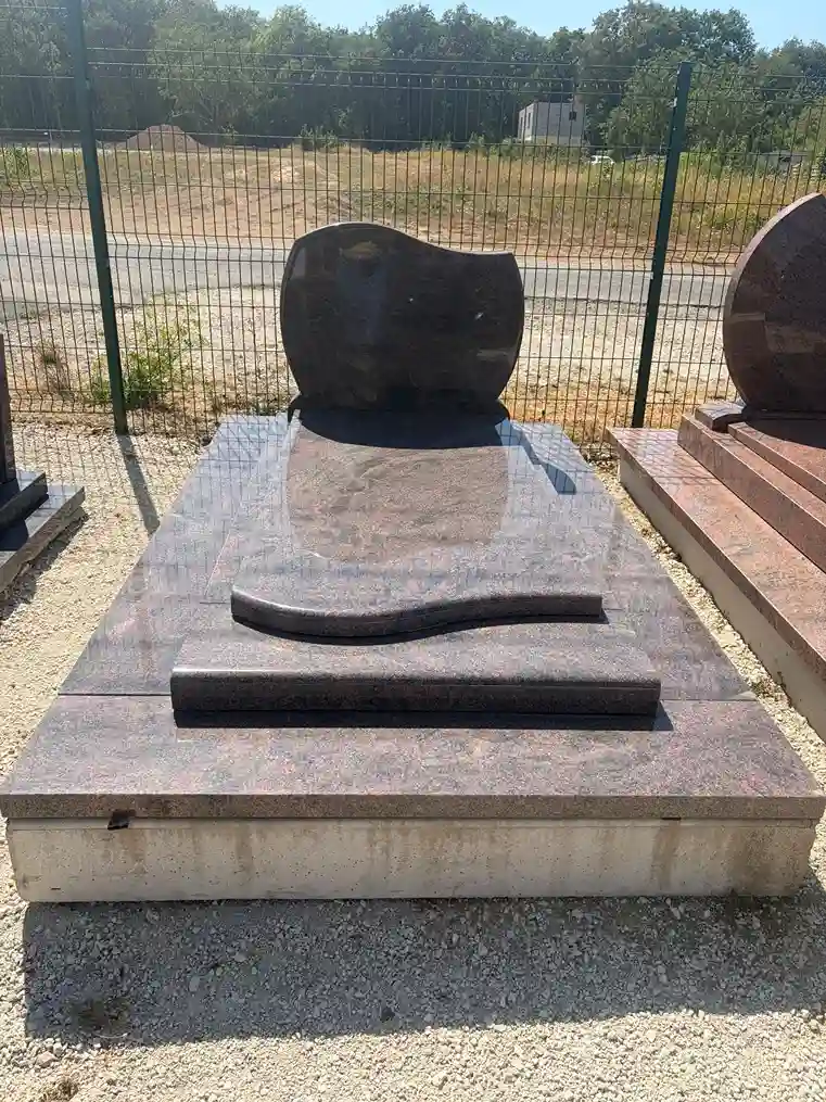 pierre tombale à pithiviers